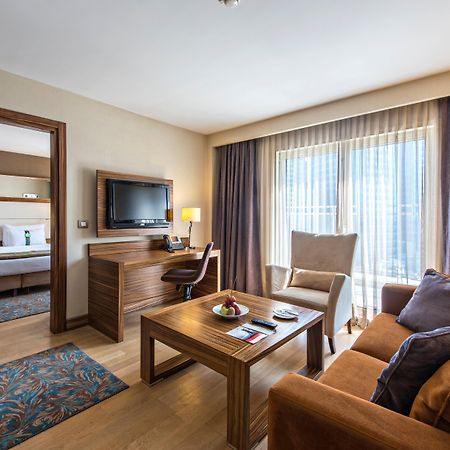 Holiday Inn Sisli By Ihg Istanbul Exterior foto