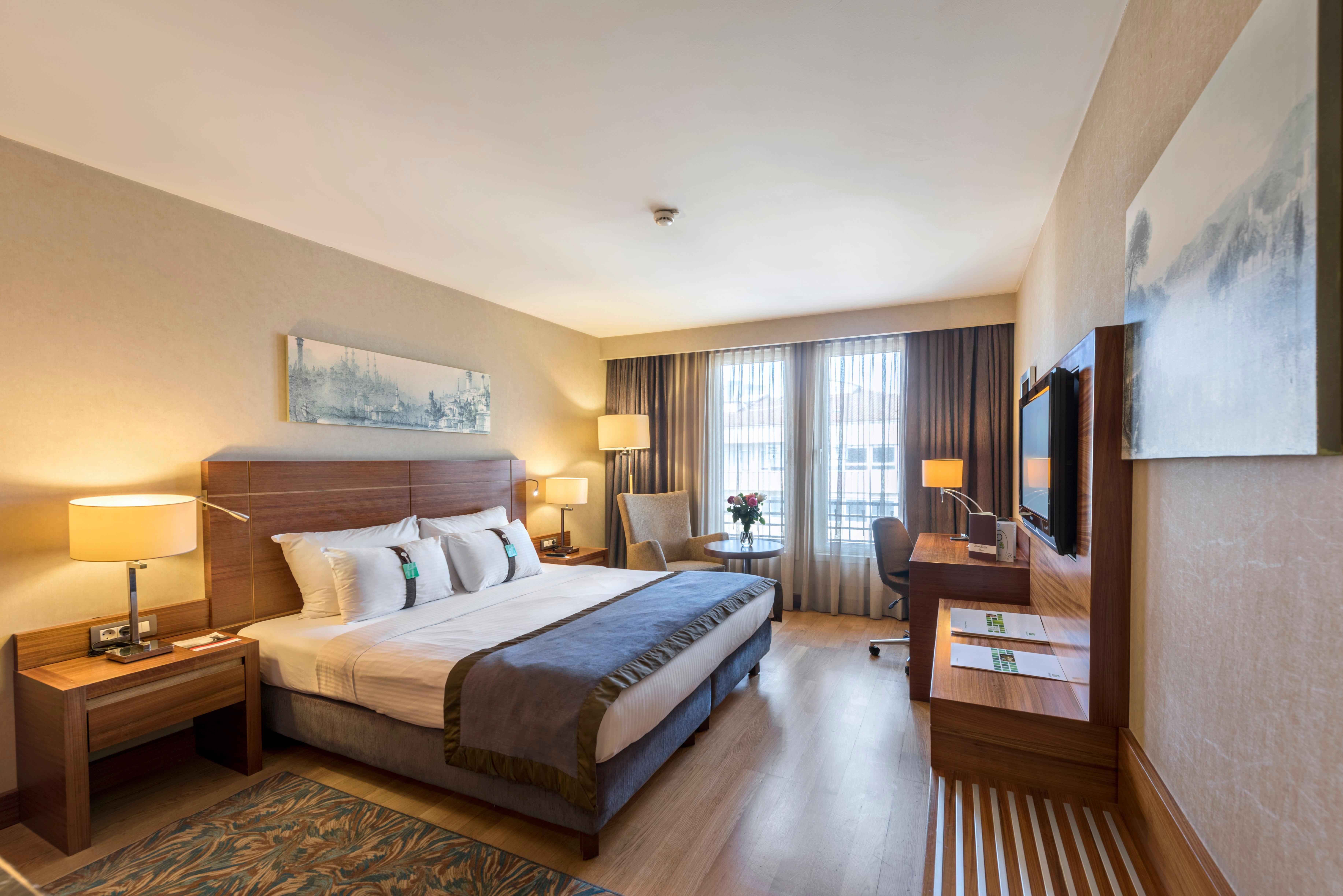 Holiday Inn Sisli By Ihg Istanbul Exterior foto