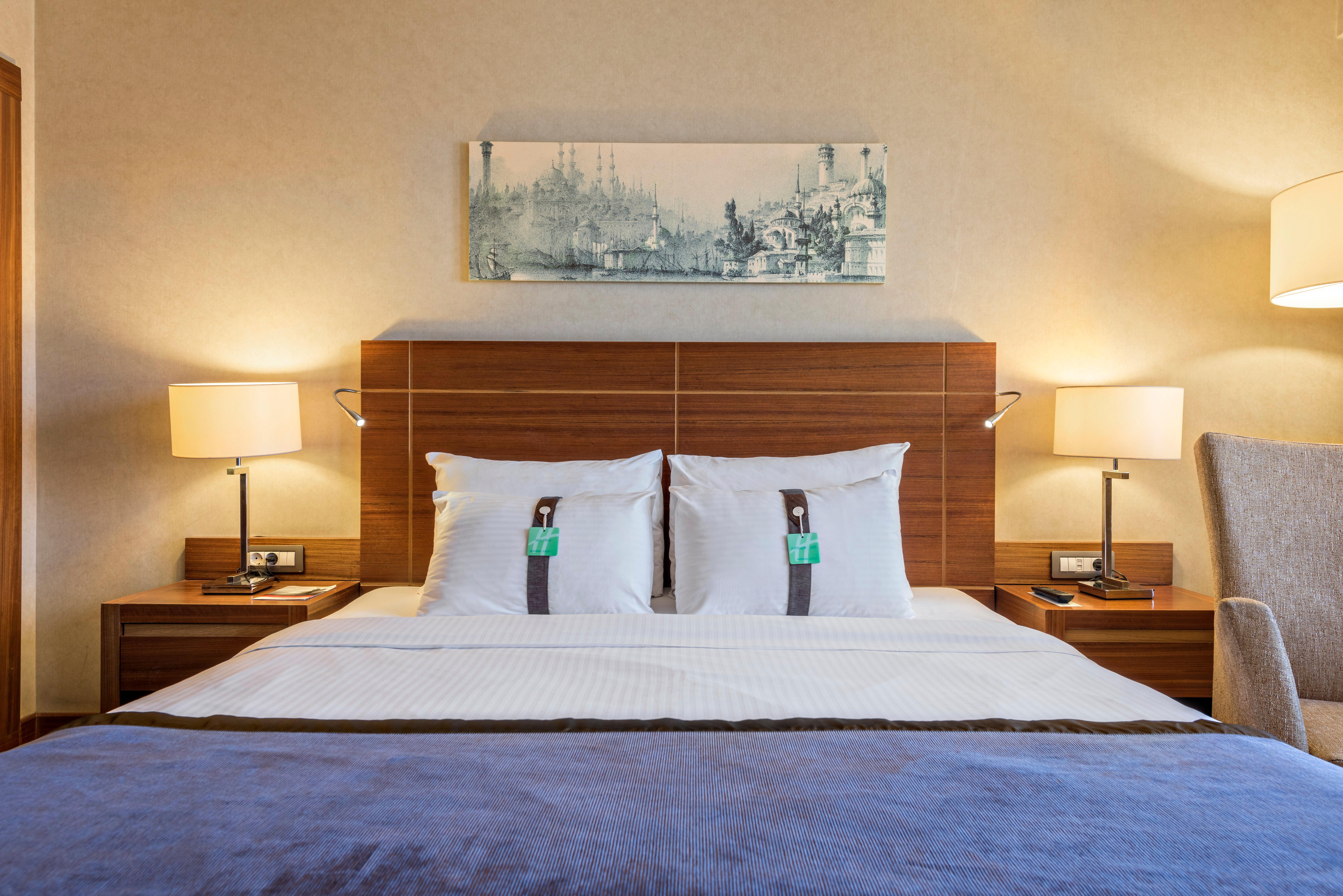 Holiday Inn Sisli By Ihg Istanbul Exterior foto