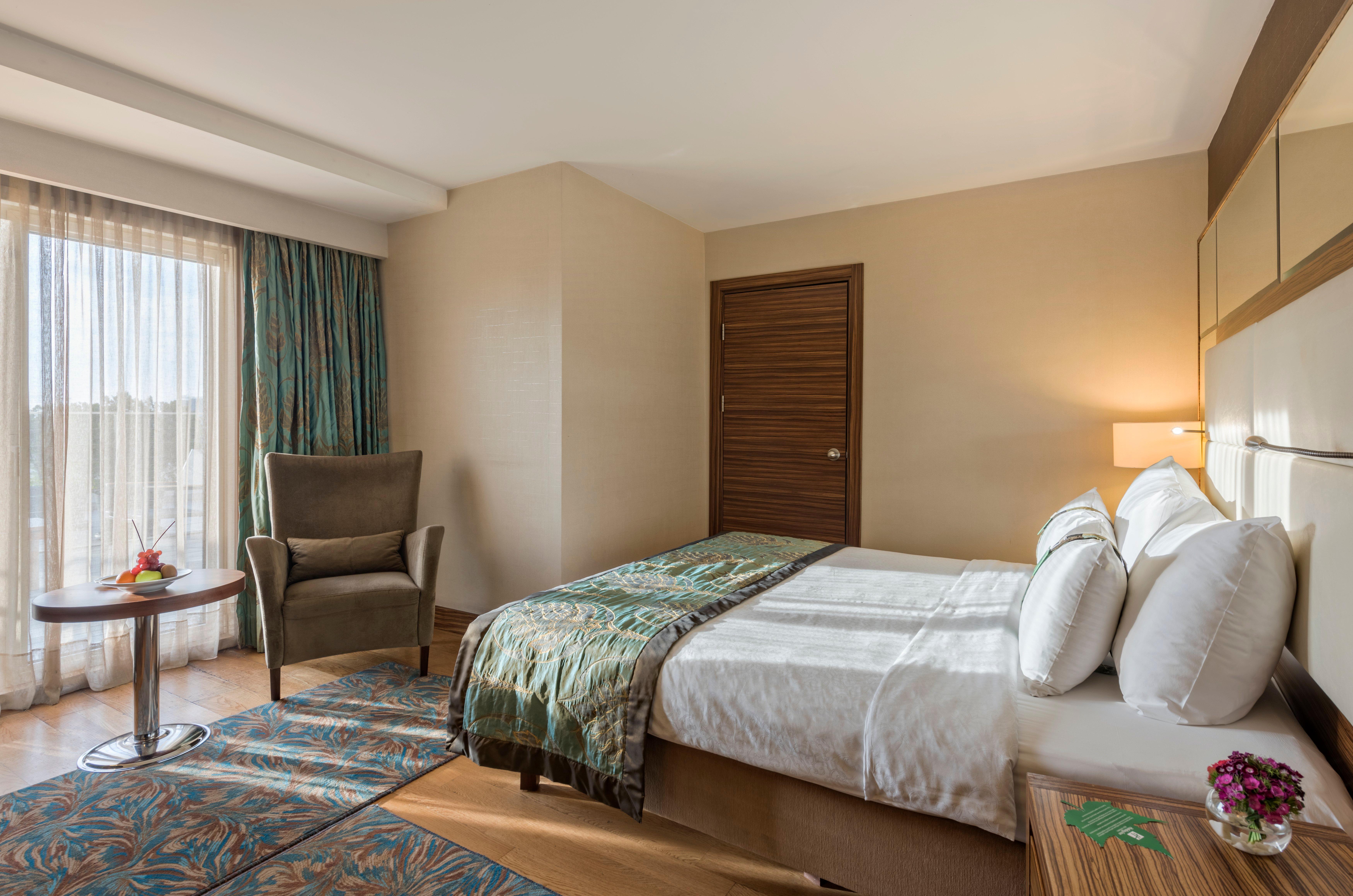 Holiday Inn Sisli By Ihg Istanbul Exterior foto