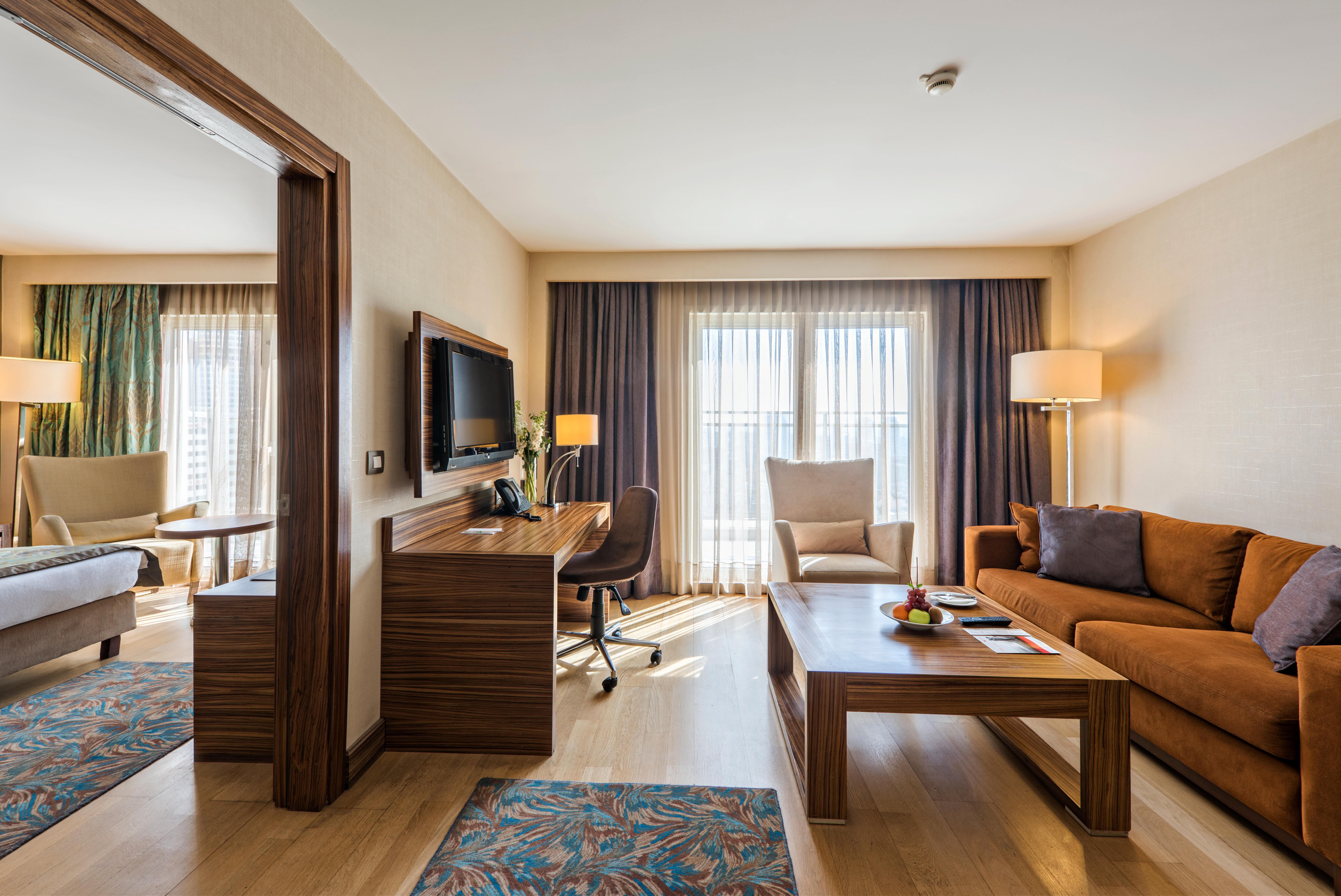 Holiday Inn Sisli By Ihg Istanbul Exterior foto