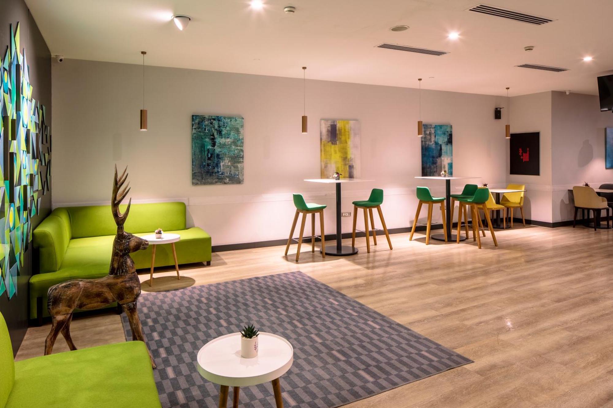 Holiday Inn Sisli By Ihg Istanbul Exterior foto