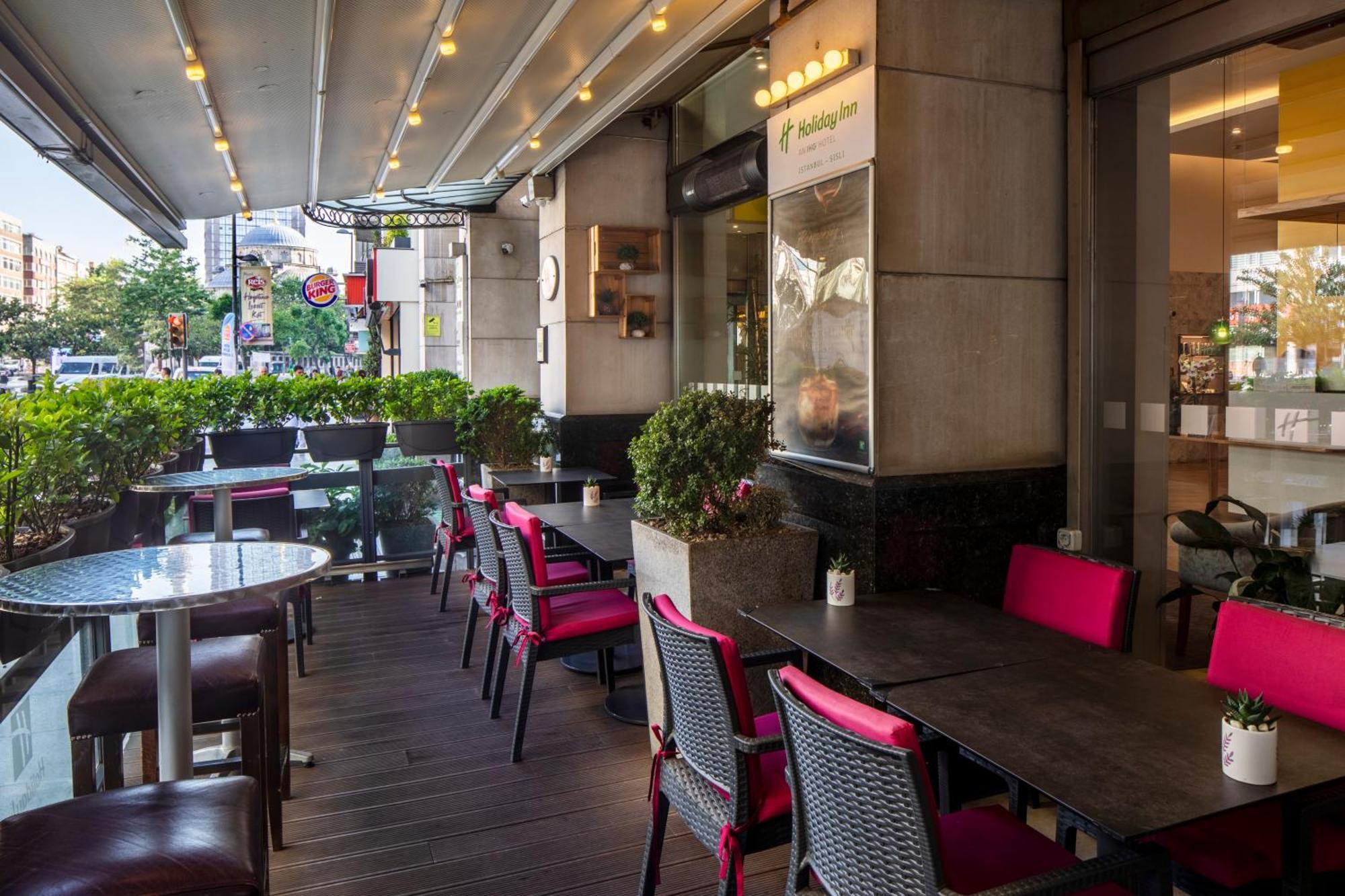 Holiday Inn Sisli By Ihg Istanbul Exterior foto