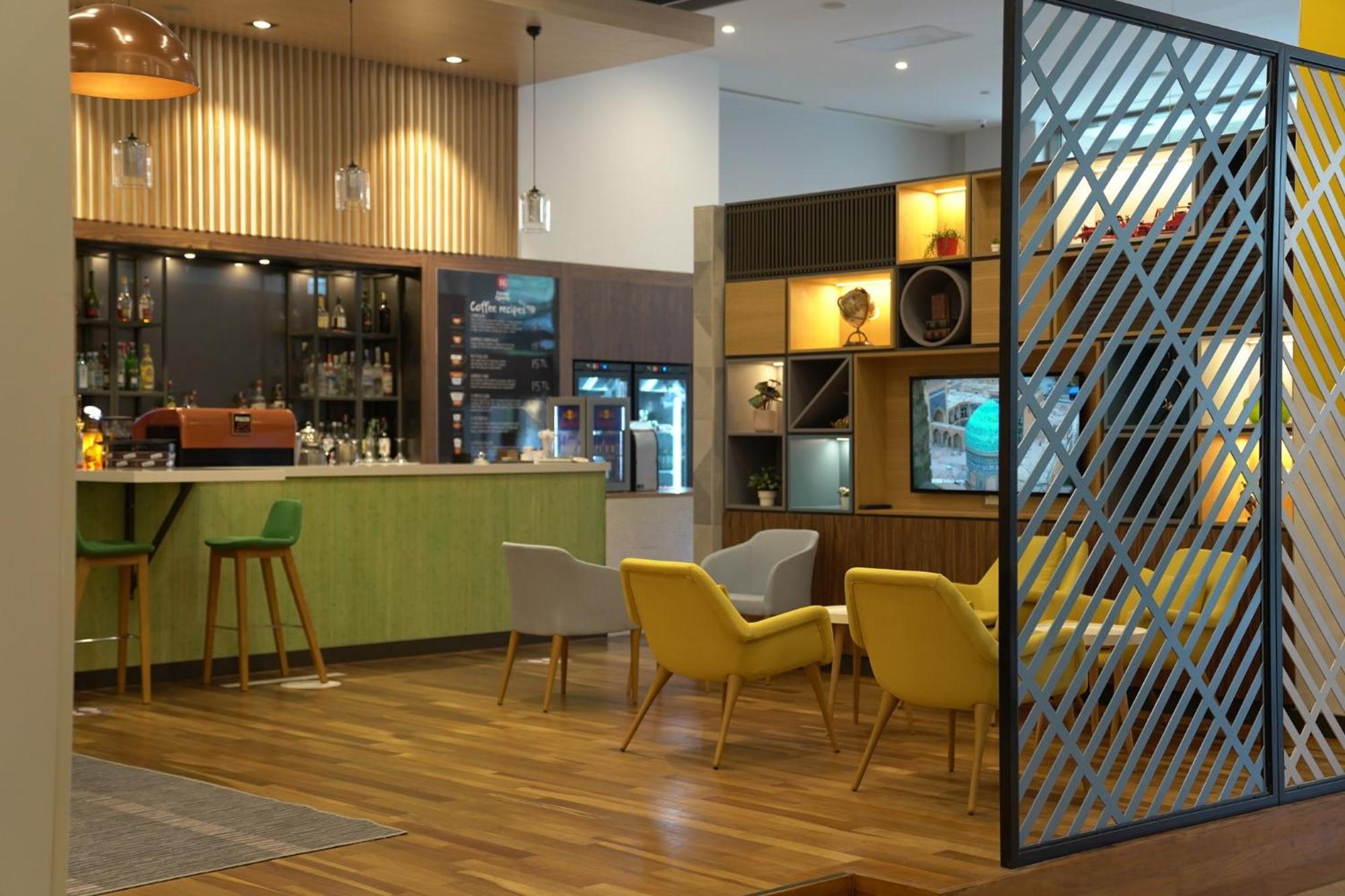 Holiday Inn Sisli By Ihg Istanbul Exterior foto