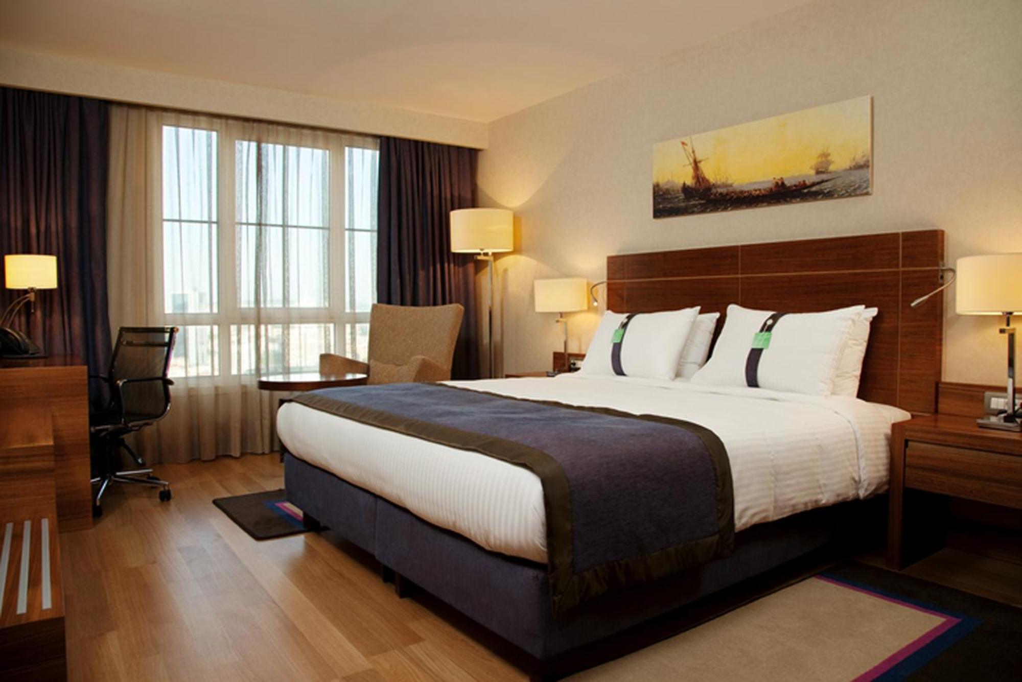 Holiday Inn Sisli By Ihg Istanbul Exterior foto