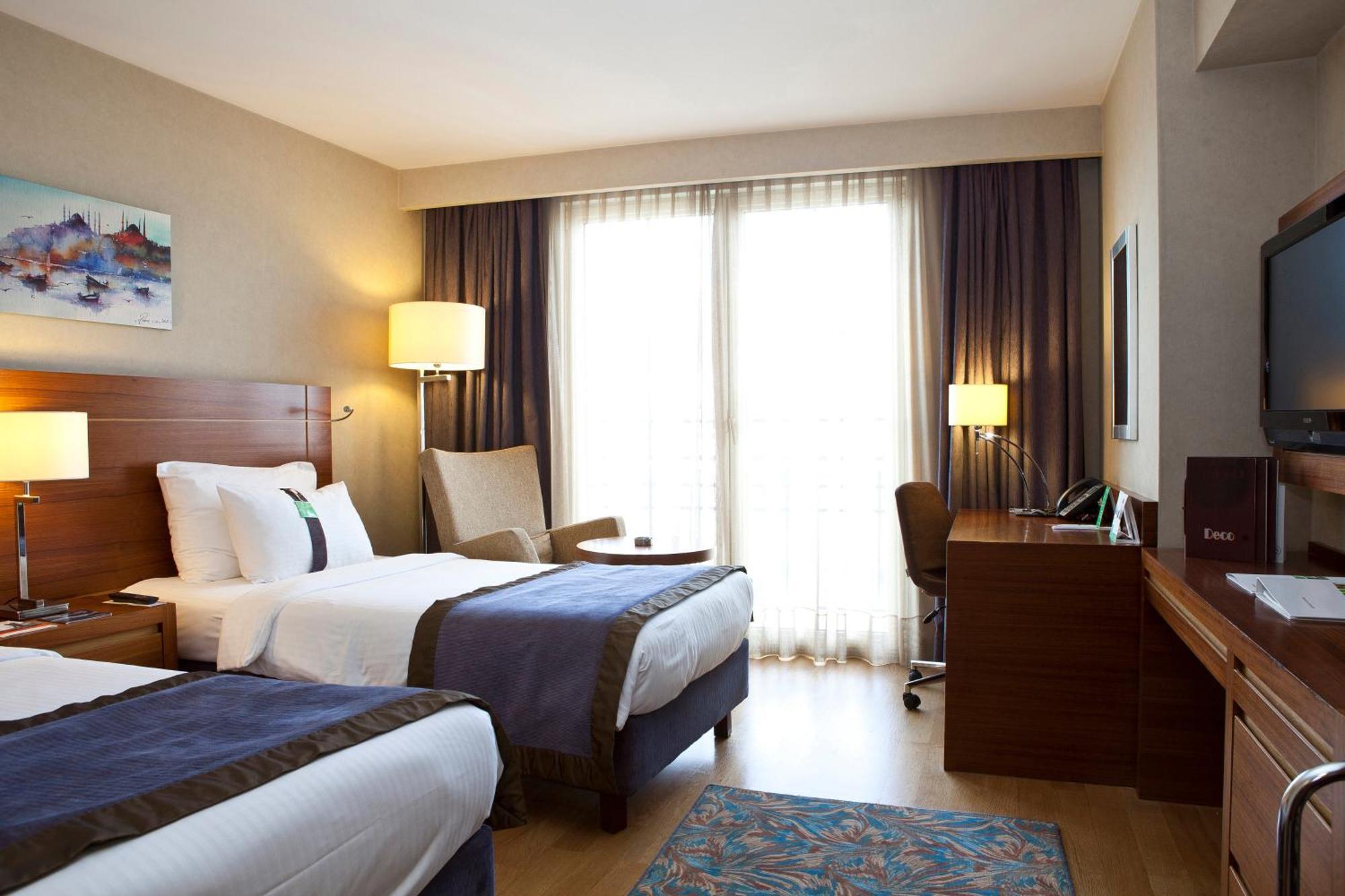 Holiday Inn Sisli By Ihg Istanbul Exterior foto