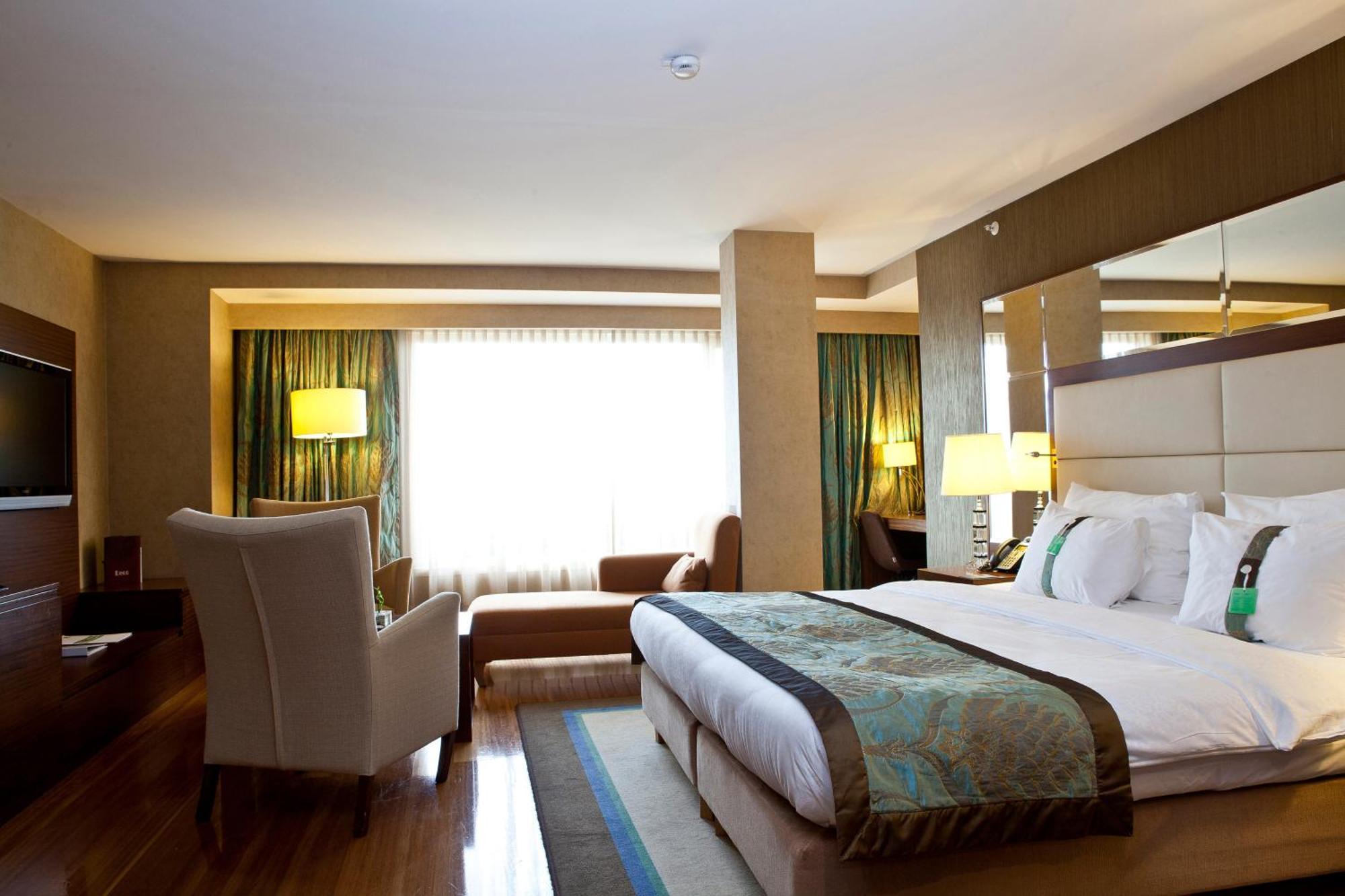 Holiday Inn Sisli By Ihg Istanbul Exterior foto